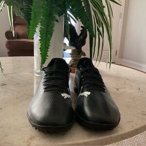 Soccer Puma Men’s Black Athletic Turf Shoes with White Logo